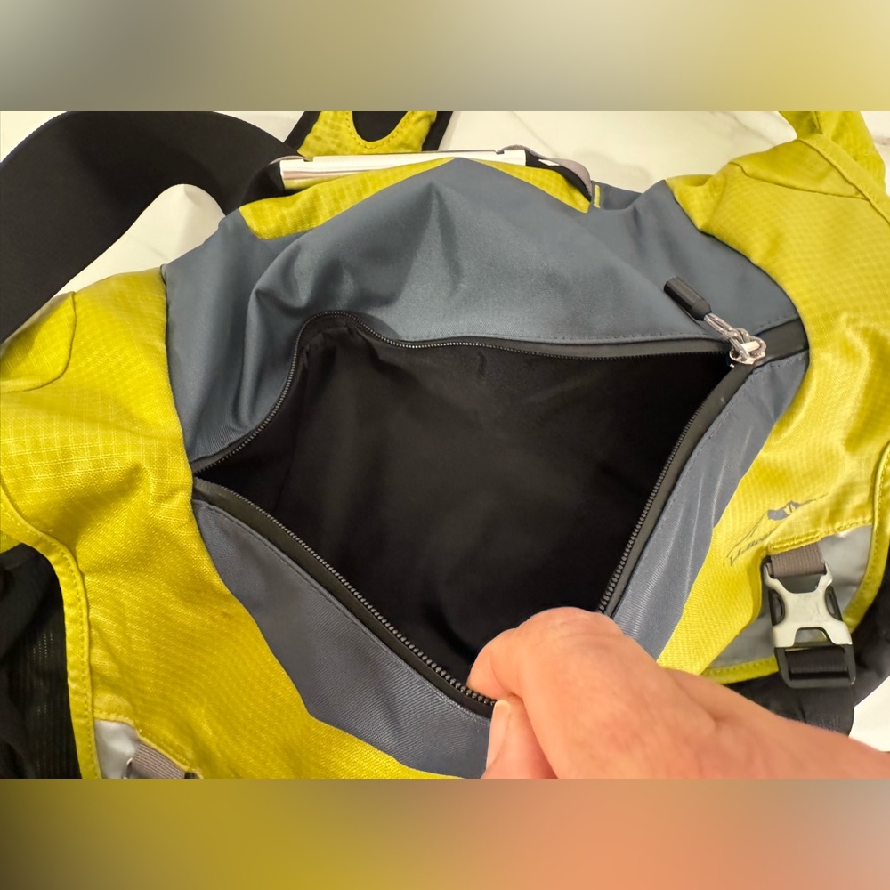 L.L. Bean Yellow and Gray Messenger School Bag - Picture 4 of 10